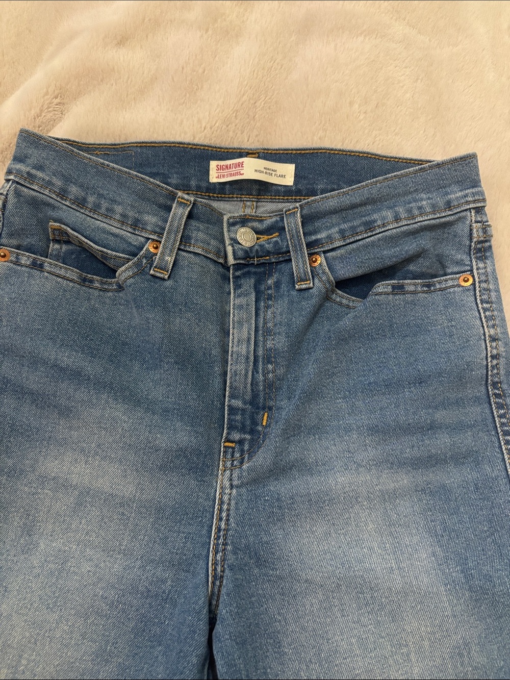 Signature by Levi Strauss Women’s Medium Blue Straight Jeans